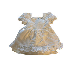 Rachel Zoe Girls Top 5T White short puff sleeves with smocking.